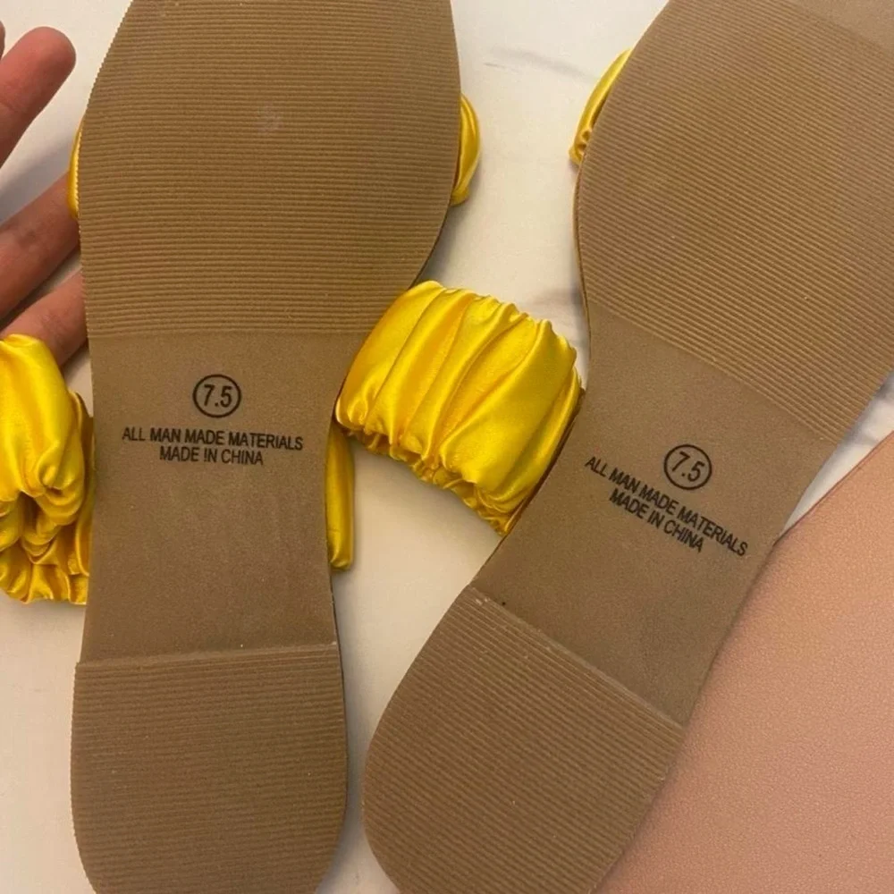 Liliana Yellow Sandals size 8.5